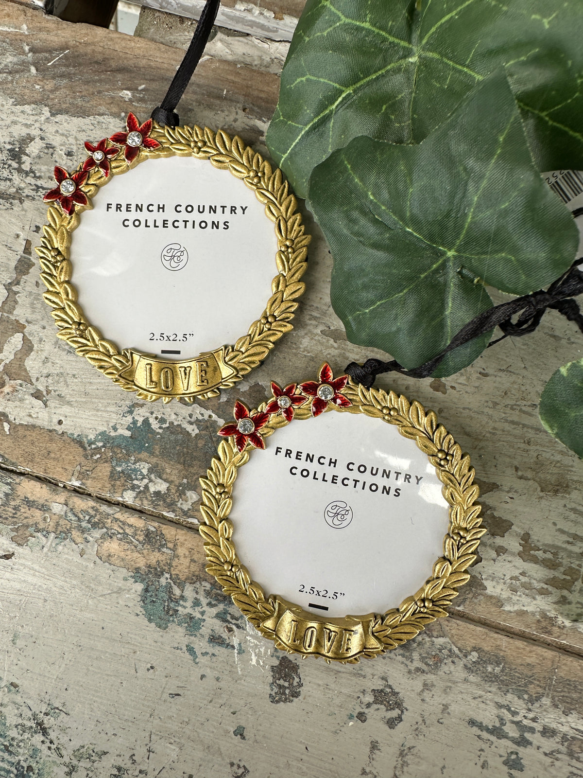 Love hanging round frame