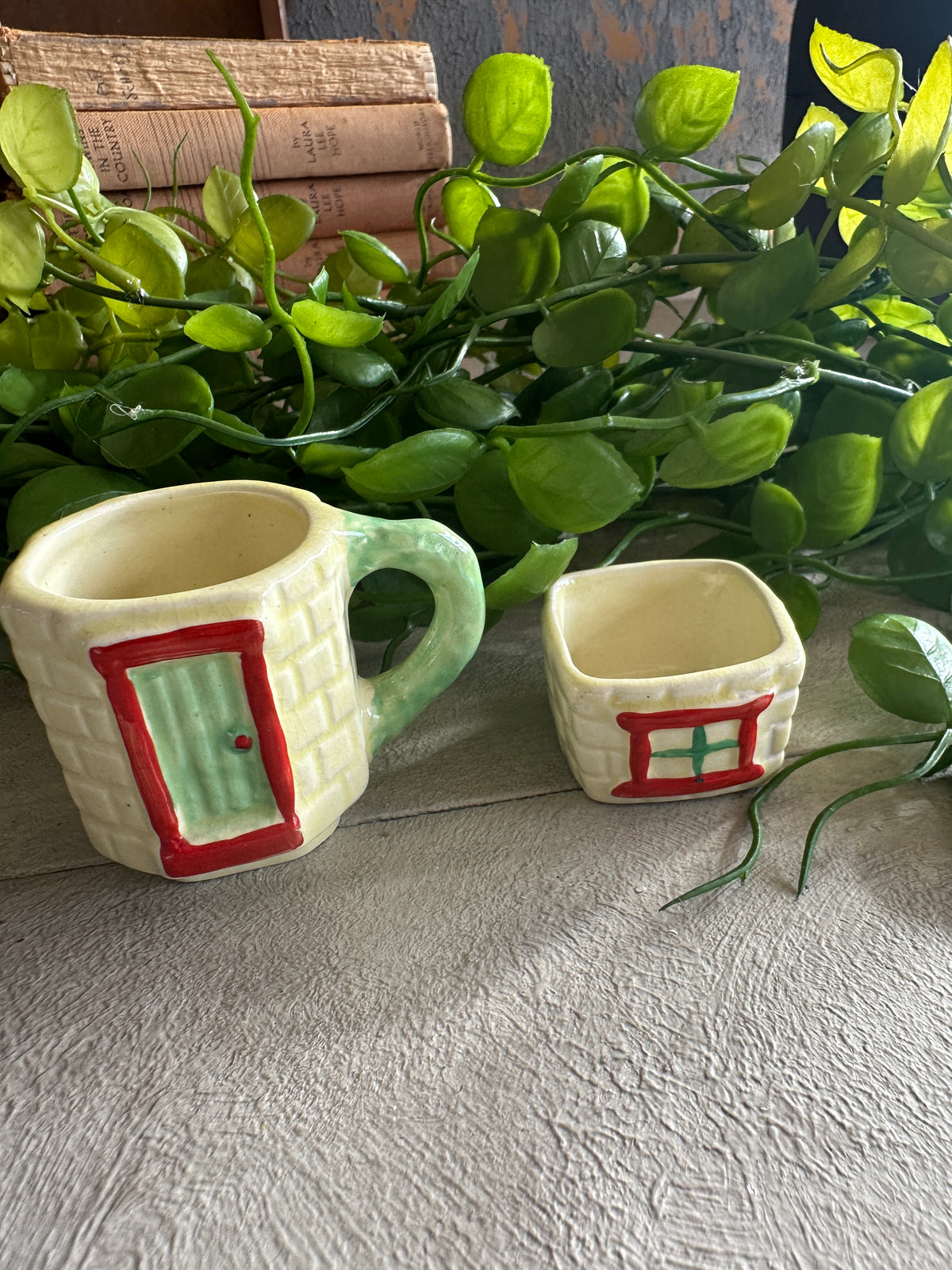 Two piece mini cup and bowl English