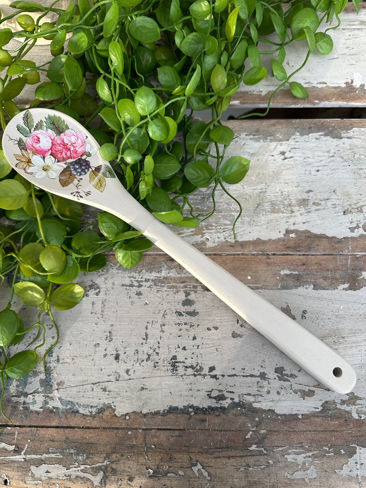 Decorative spoon