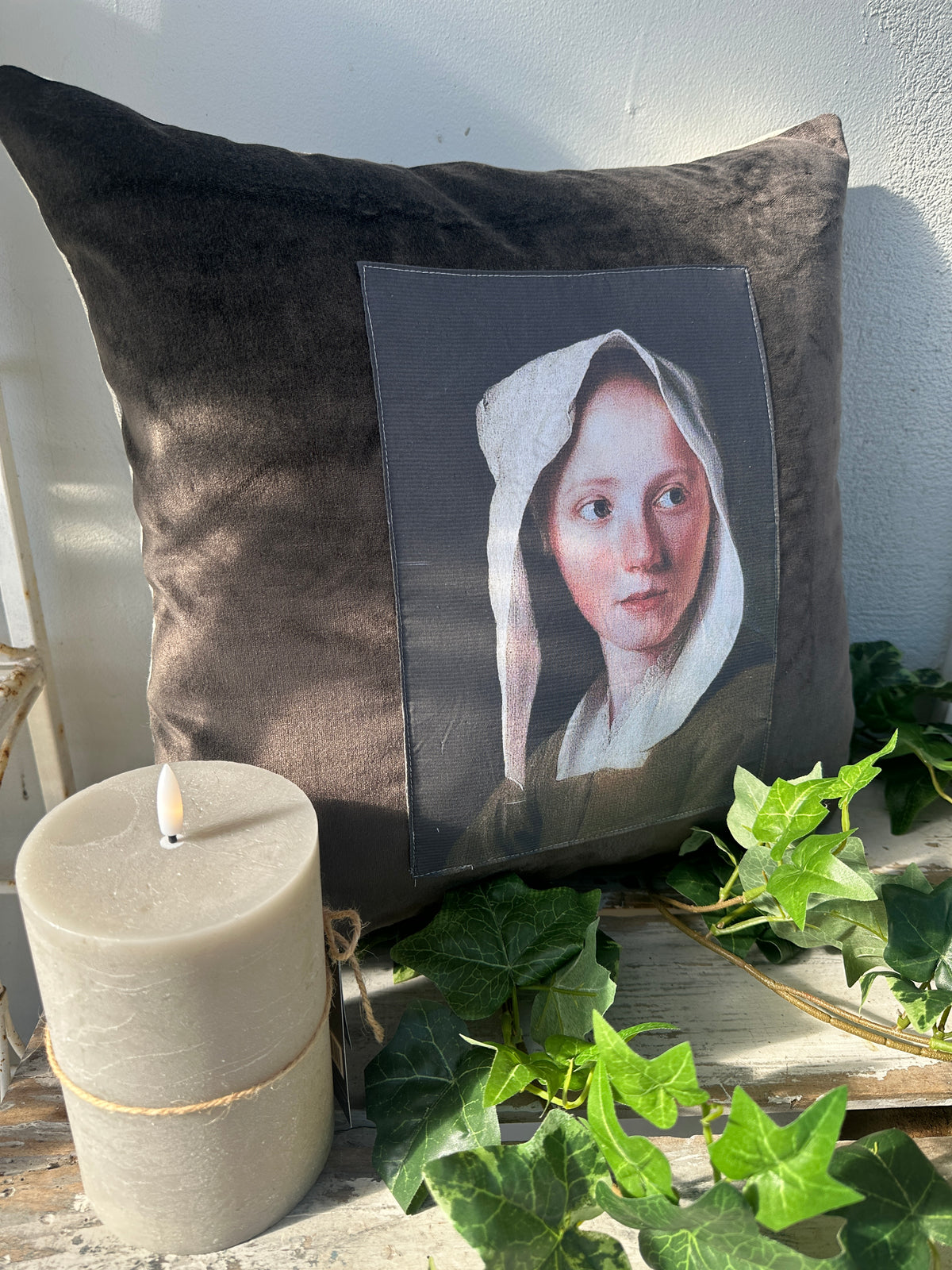 Pillow with a printed face on a cushion Velvet Cushion Kelp Portrait of Girl II The Villa Collection