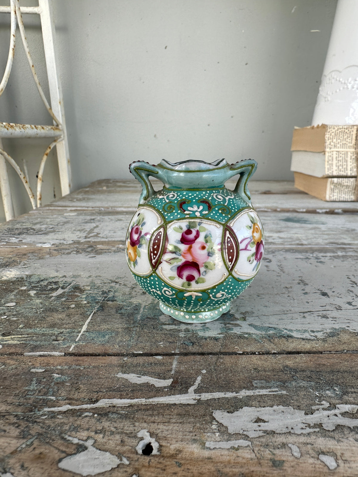 Green vase small very detailed