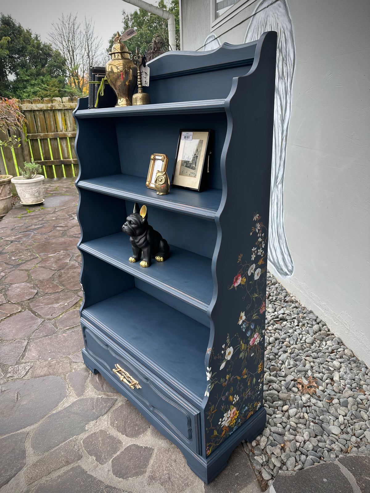 Obsidian Blue Shelf Unit with trailing floral