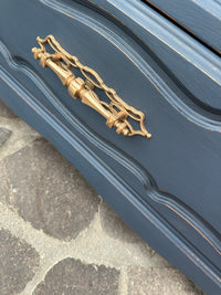 Obsidian Blue Shelf Unit with trailing floral