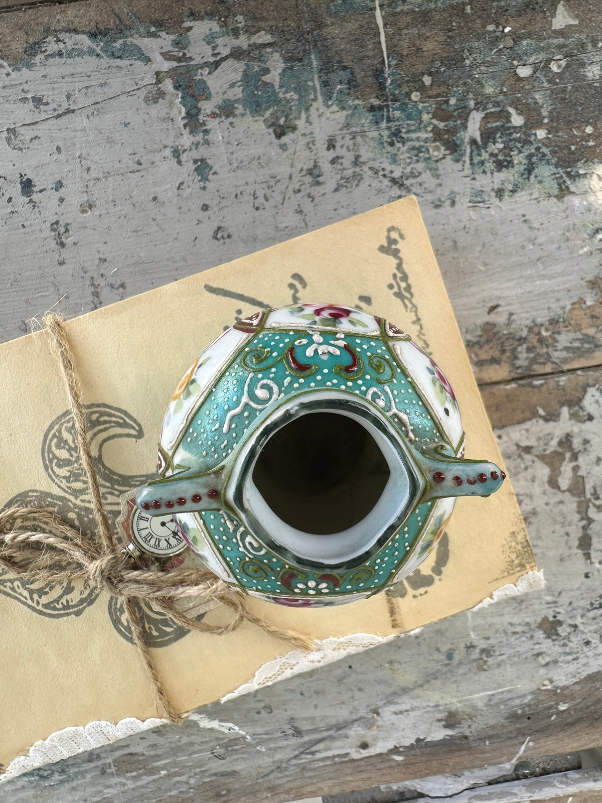 Green vase small very detailed