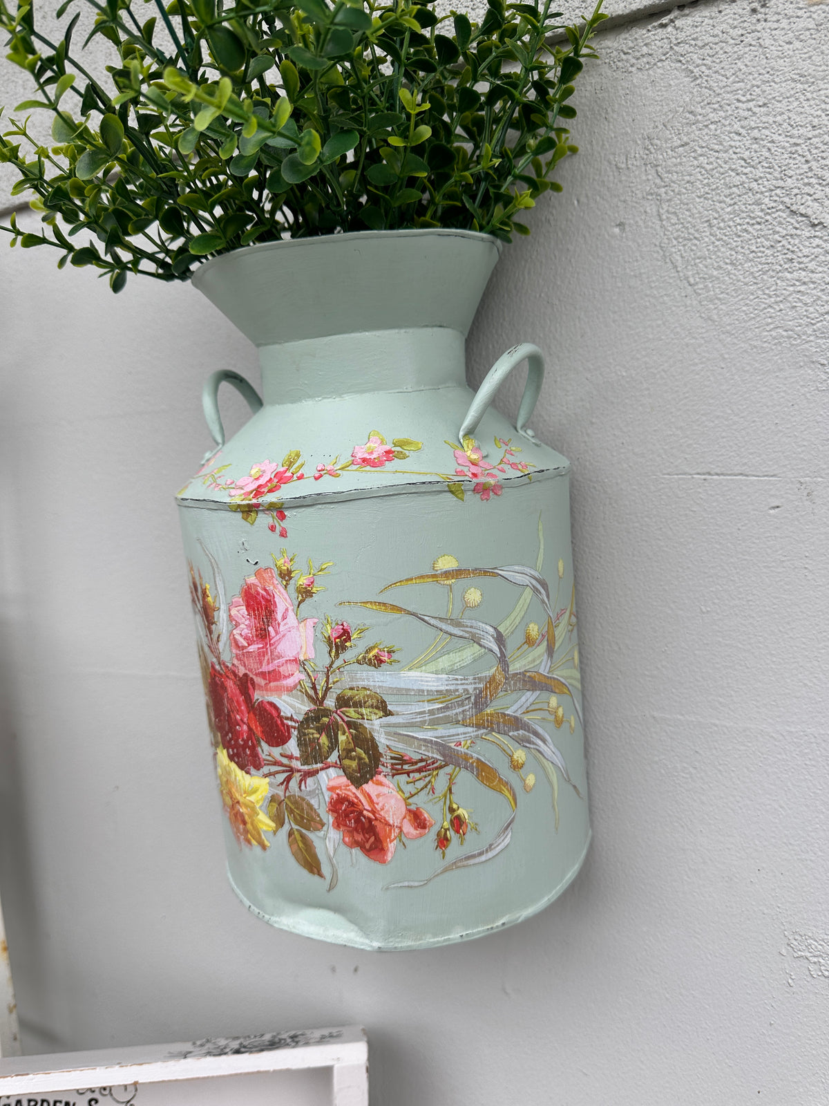 Hanging metal Mint can