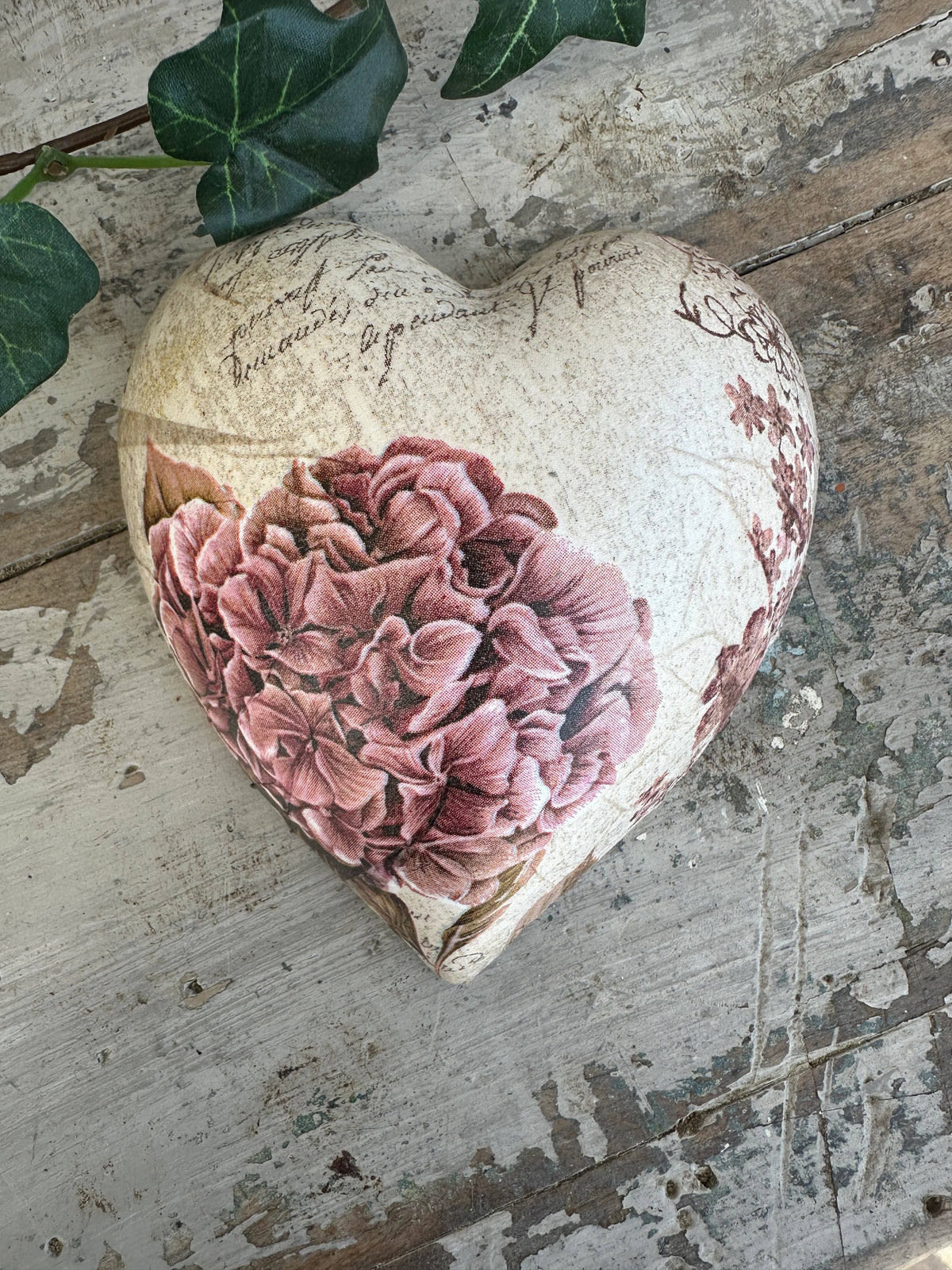 Heloise Hydrangea Ceramic Heart