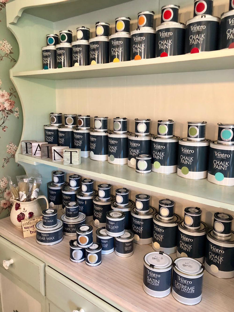 What a Brand new tin of Vintro chalkpaint looks like