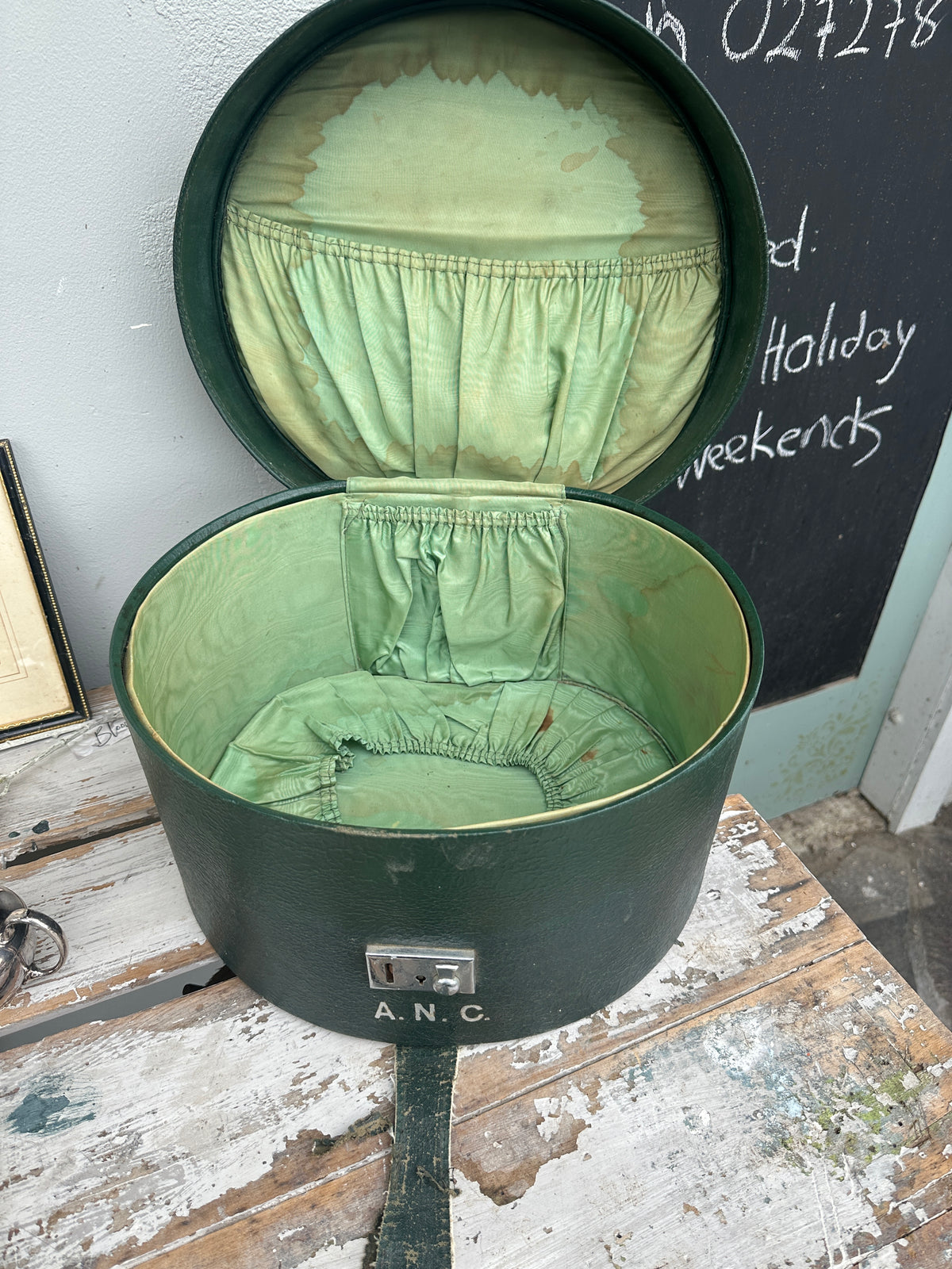 Hat Box Vintage green