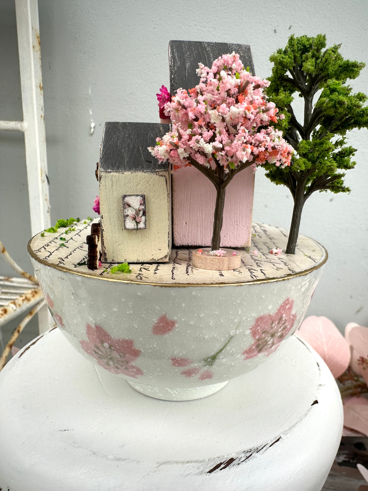 Handmade Houses pink series Cottage set on cup stand