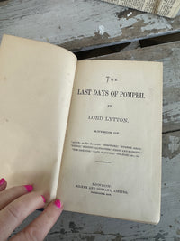 Book Blue & Gold Last Days of Pompeii