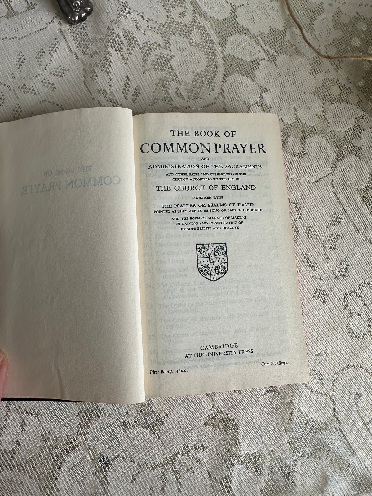 Common Prayer Vintage Book black by Cambridge