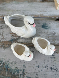 Ceramic Swan white with pink beak large