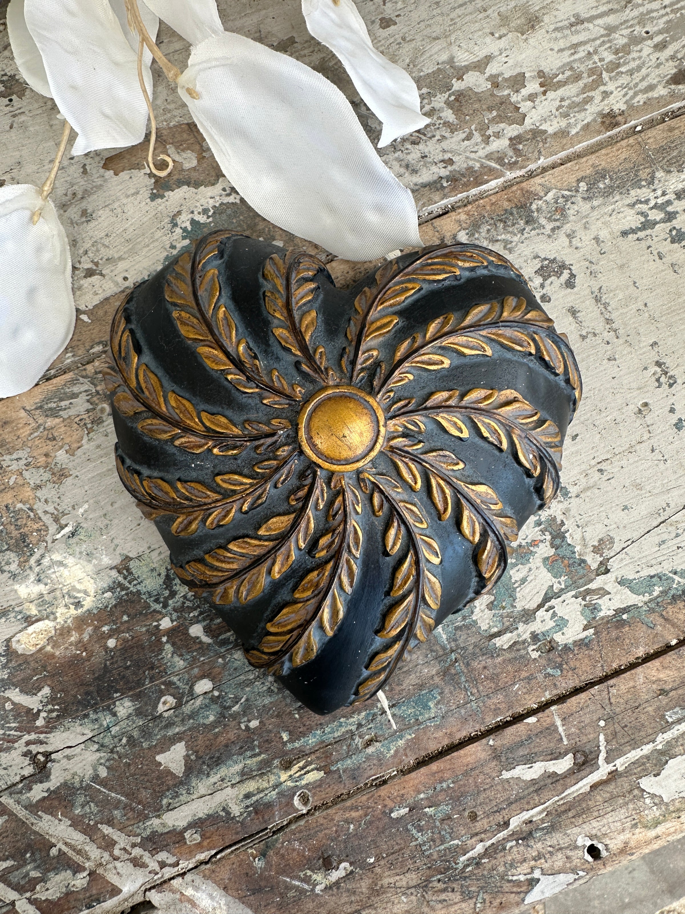 Wall heart Ancient Pinwheel | Paint Me Vintage