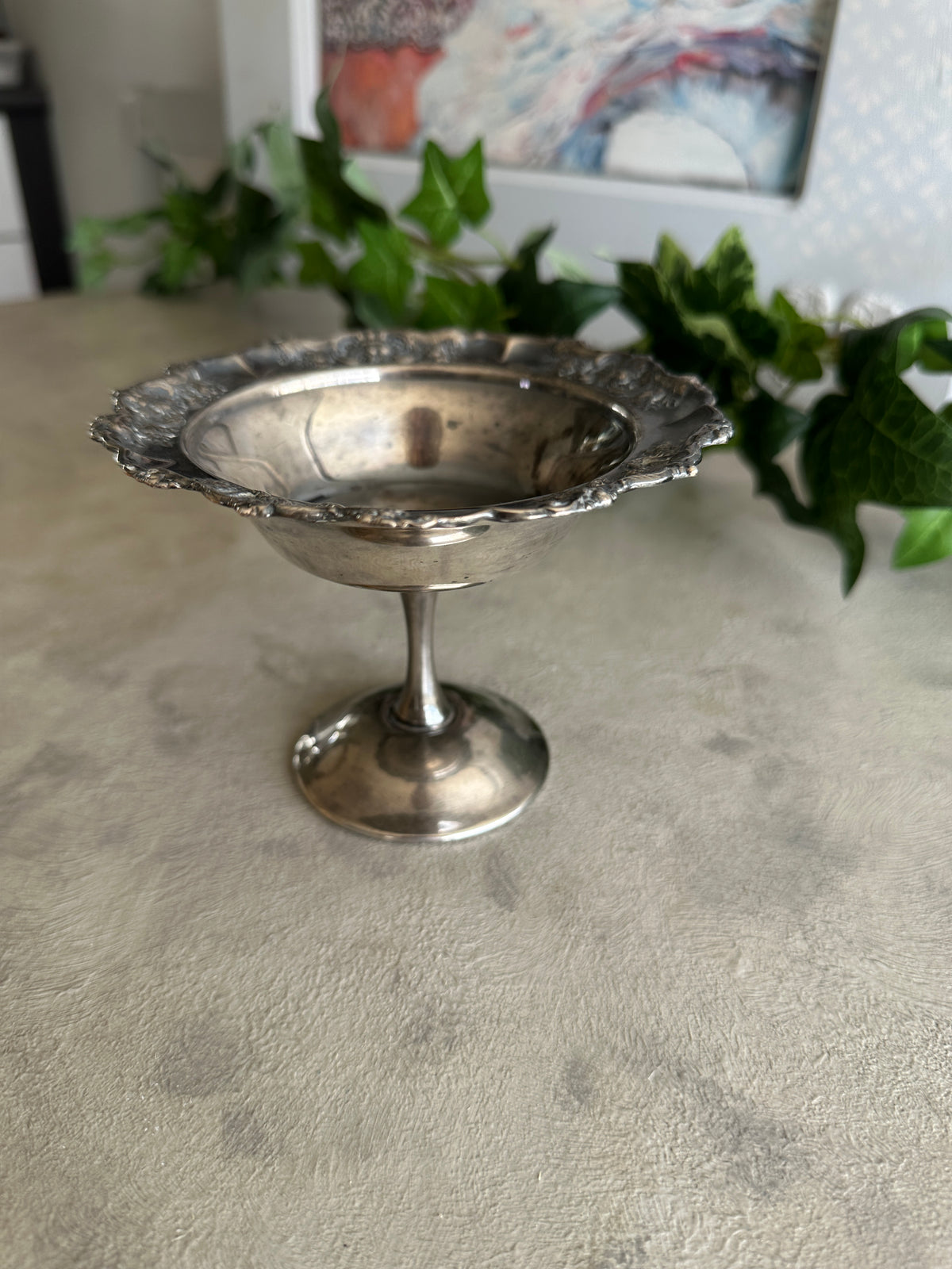 Vintage Silver look Raised pedestal with floral pattern