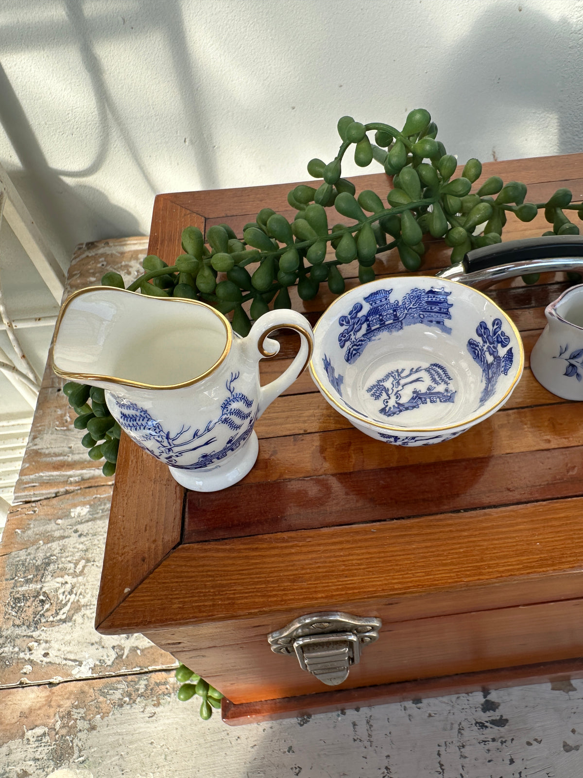 Coalport Willow B&W miniatures set boxed