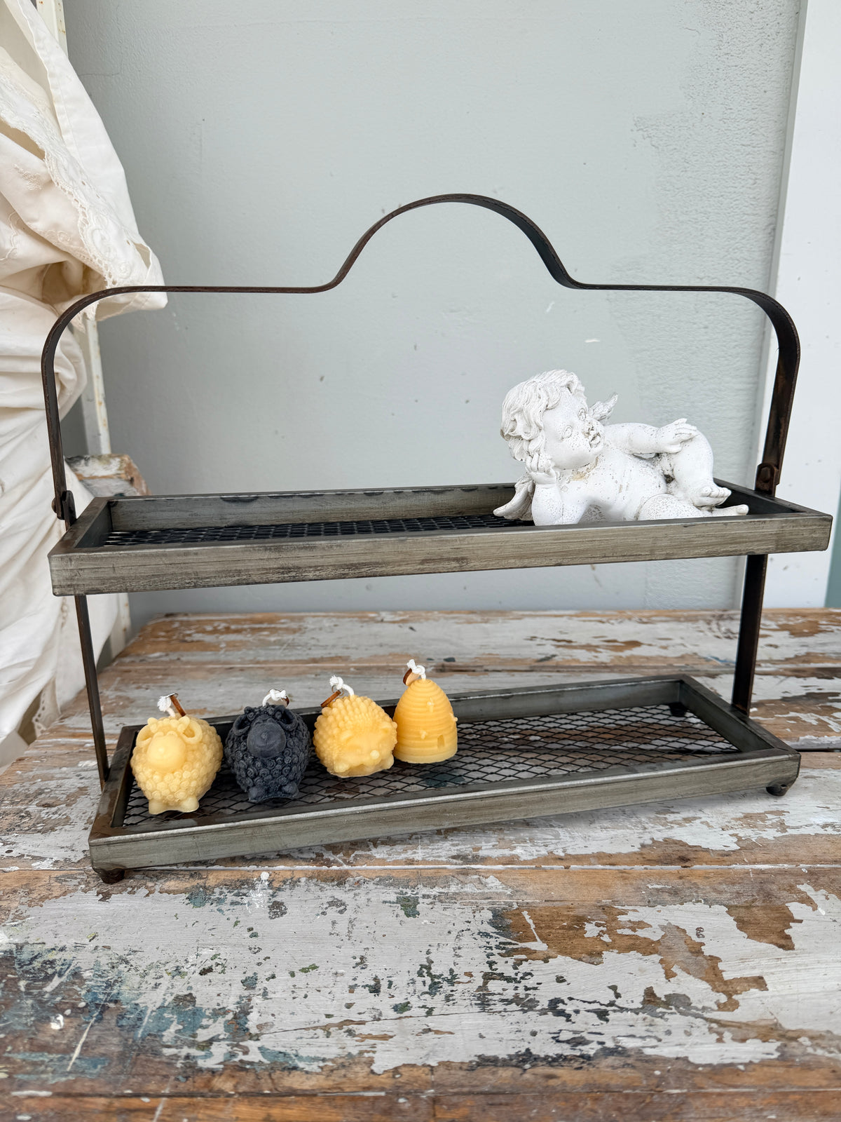 Metal 2 shelf Caddy w handle