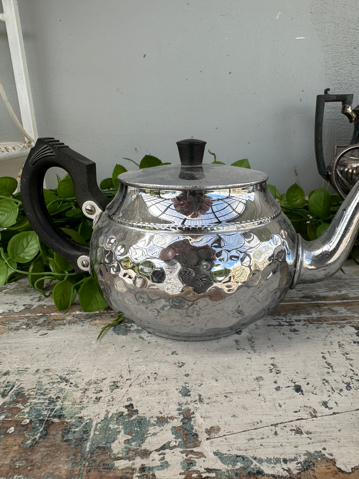 Silver squat tea pot