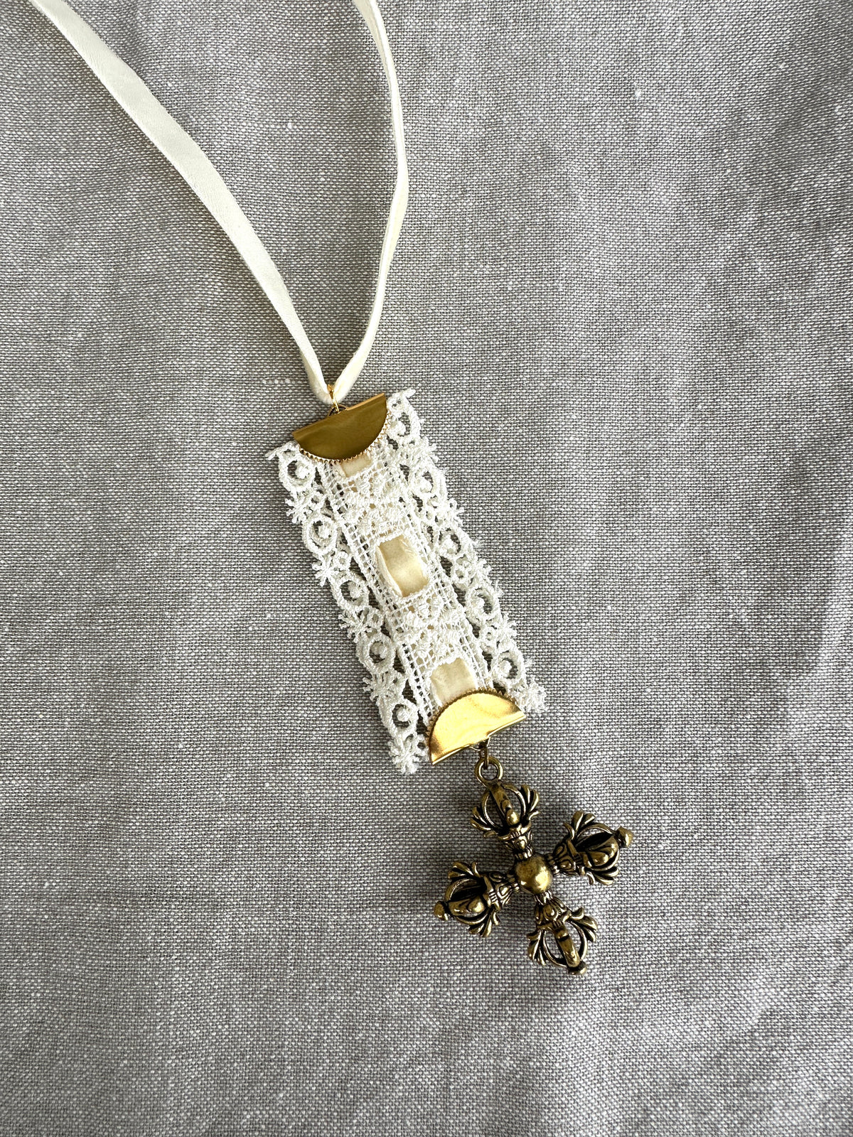 Decor prayer book mark w crown cross cream