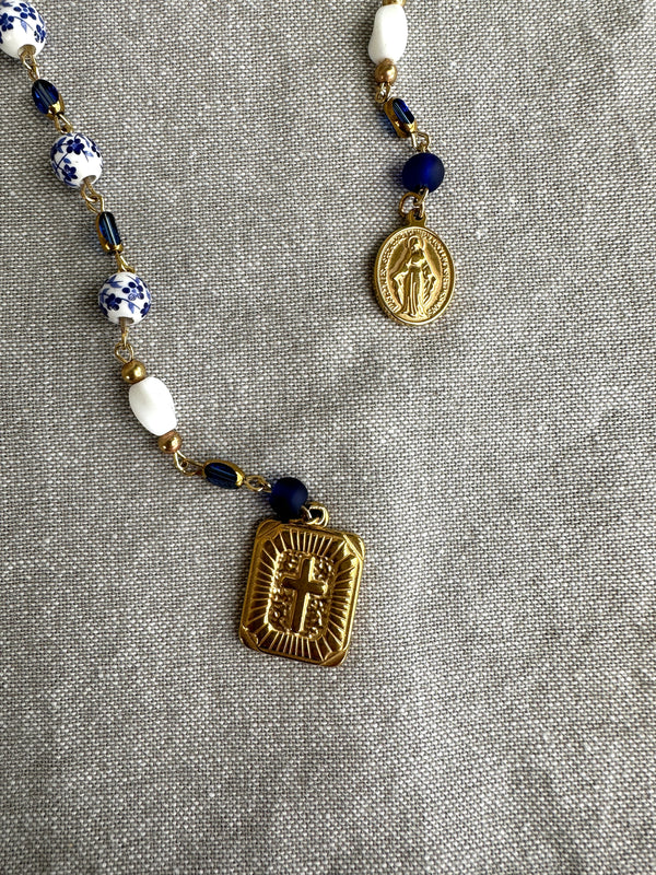 Decor prayer beads Blue & White