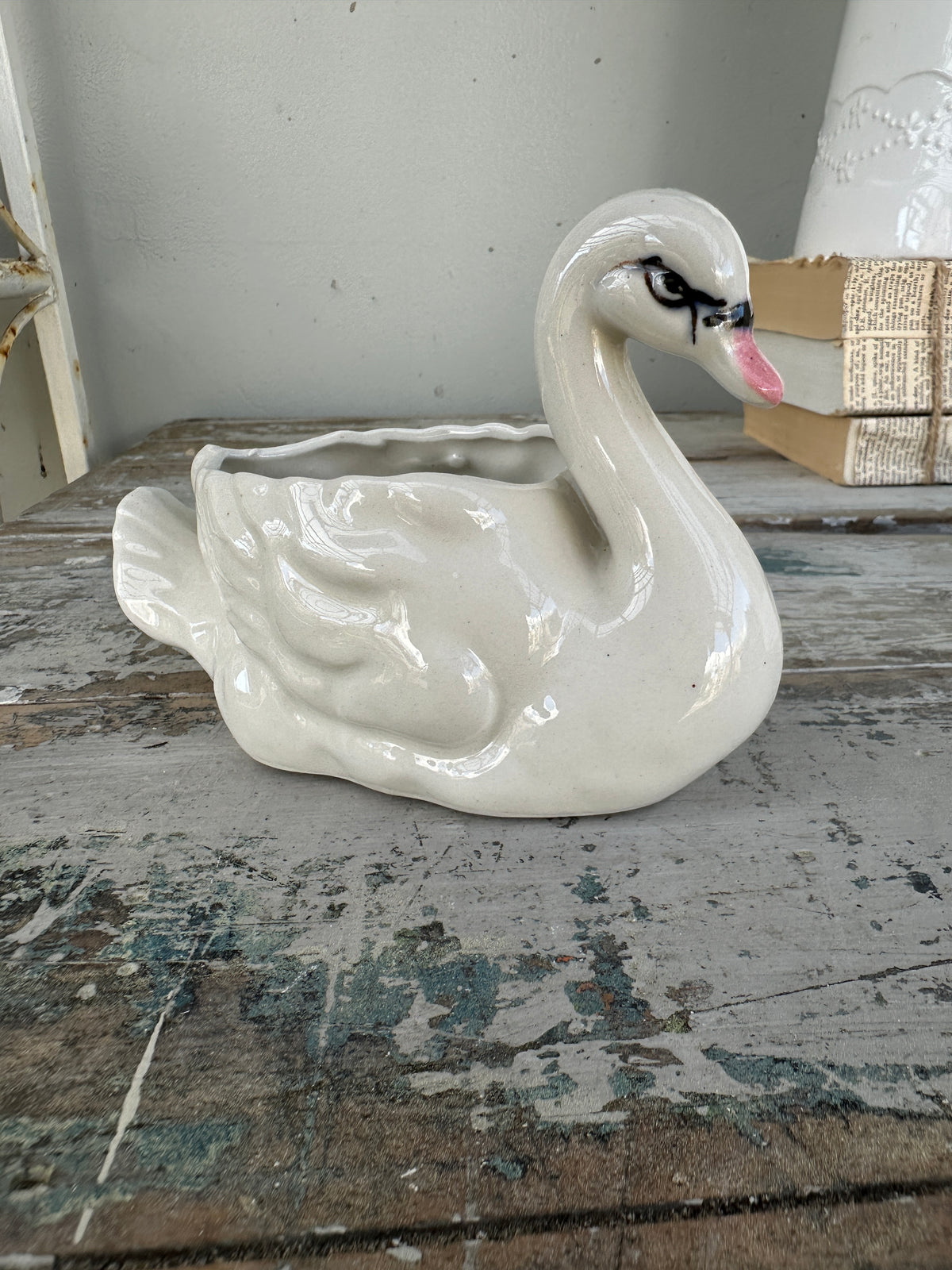 Ceramic Swan white with pink beak large