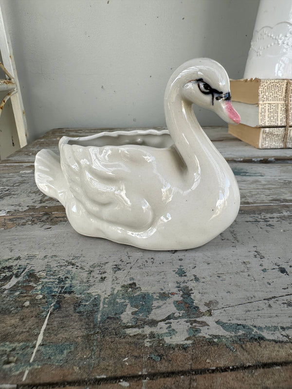 Ceramic Swan white with pink beak large