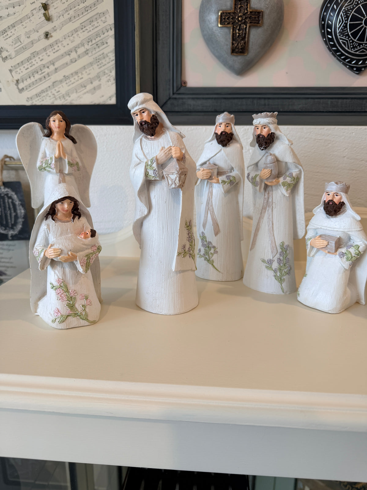 Nativity Set White & Lilac 6 piece