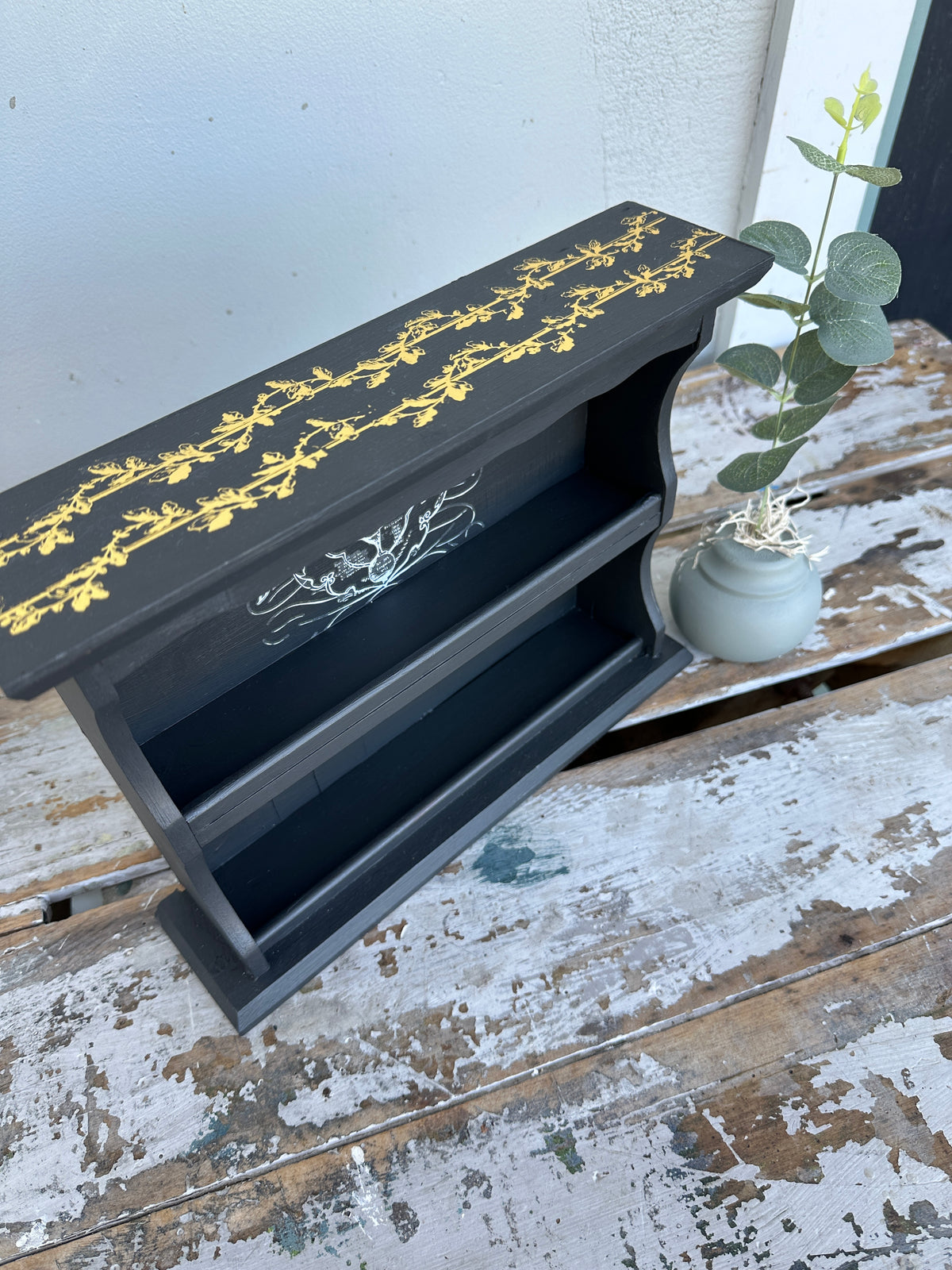 Tabletop Black Shelf w Chicken