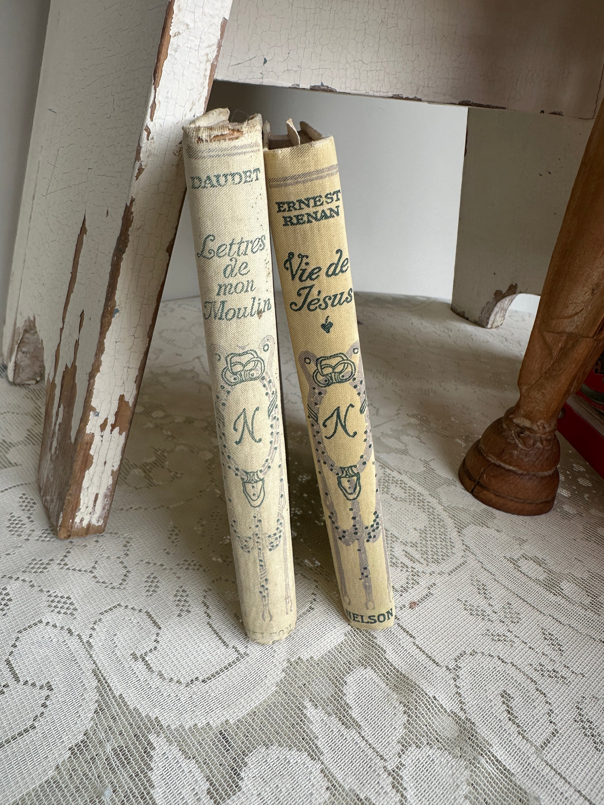 French Lettres de mon Moulin Vintage Book cream small