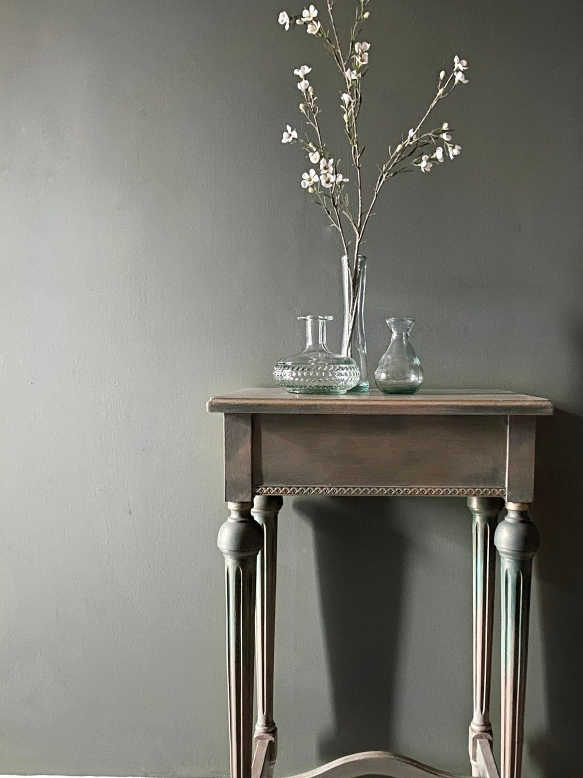 tahr Premium Chalk Paint smudges of kingsley and espresso