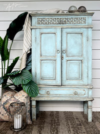 SEAGLASS AITH DECORATIVE WAXES