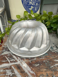 Aluminum vintage Bundt tin collection
