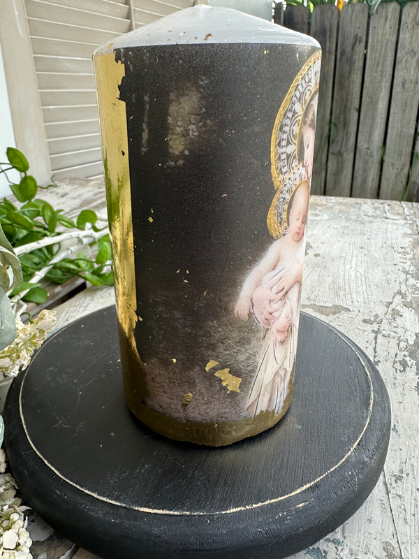 L' innocence Baby and Lamb Candle Small