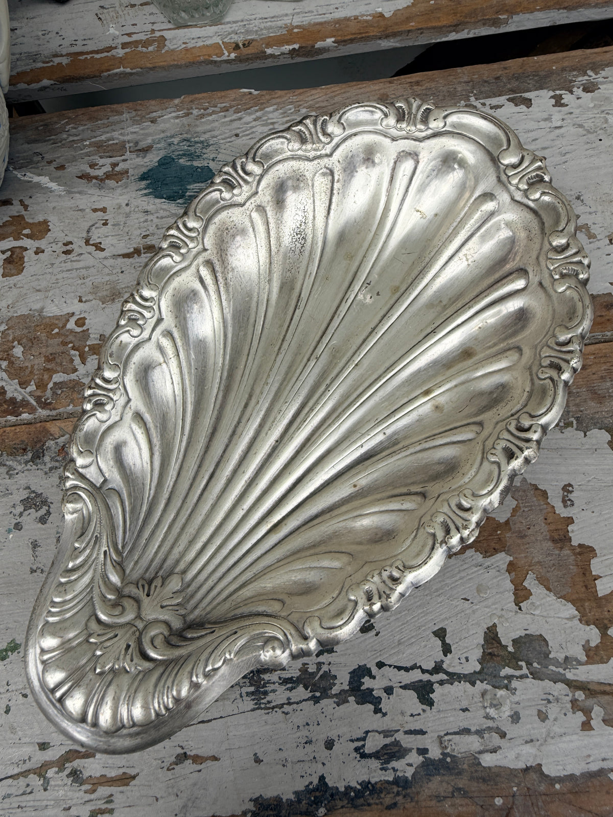 Silverware Shell shallow bowl