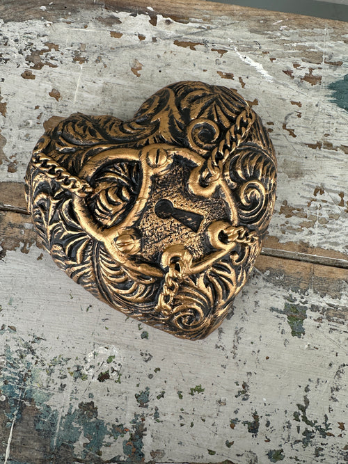 Wall heart Love Chains