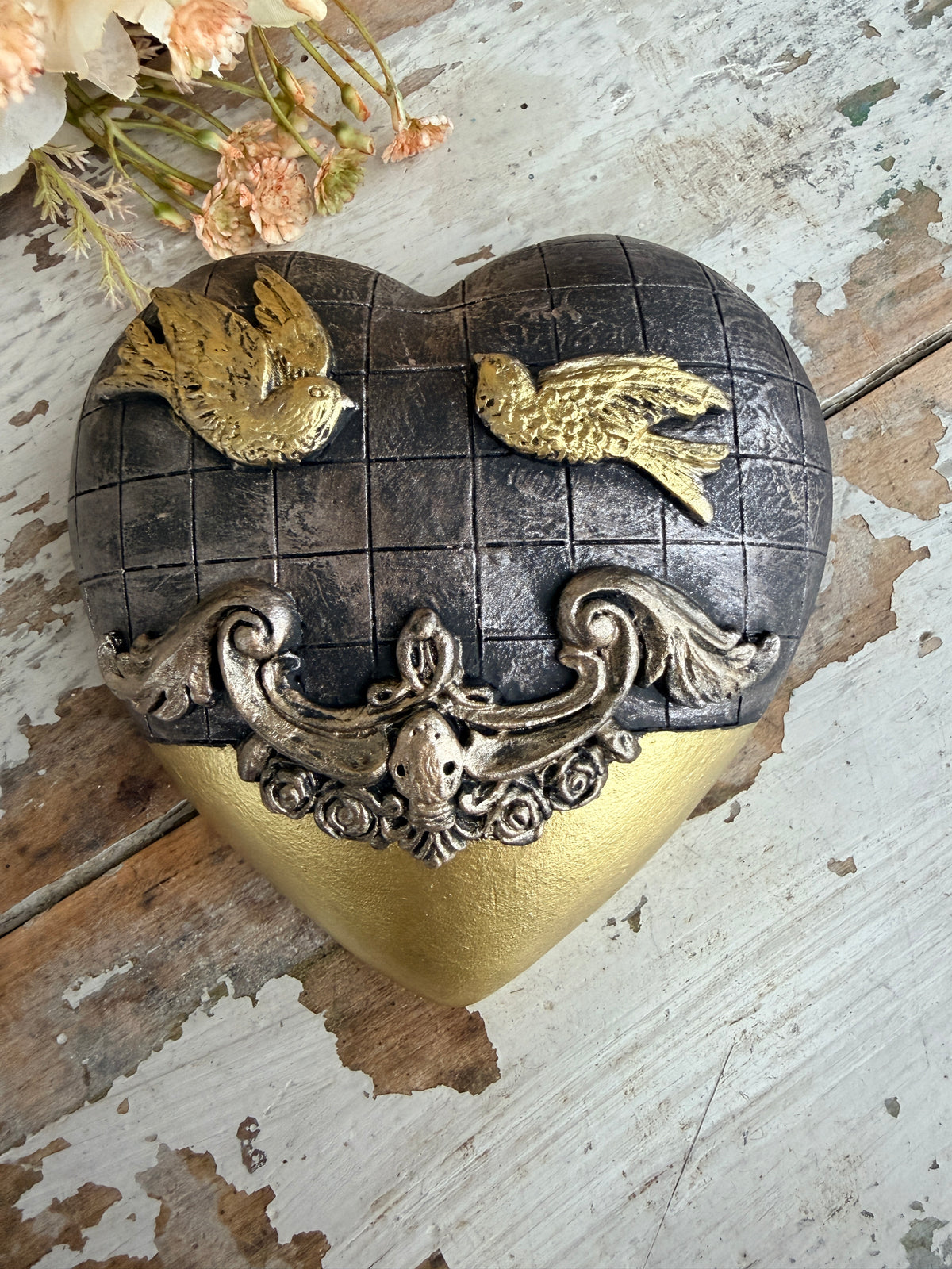 Wall heart w Gold birds