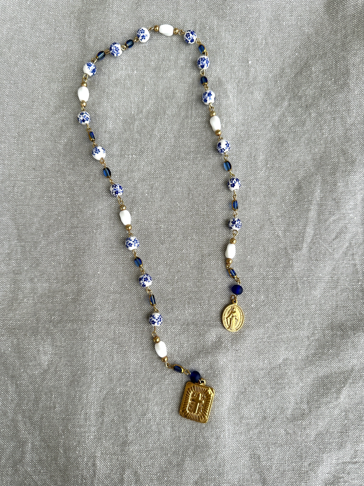 Decor prayer beads Blue & White