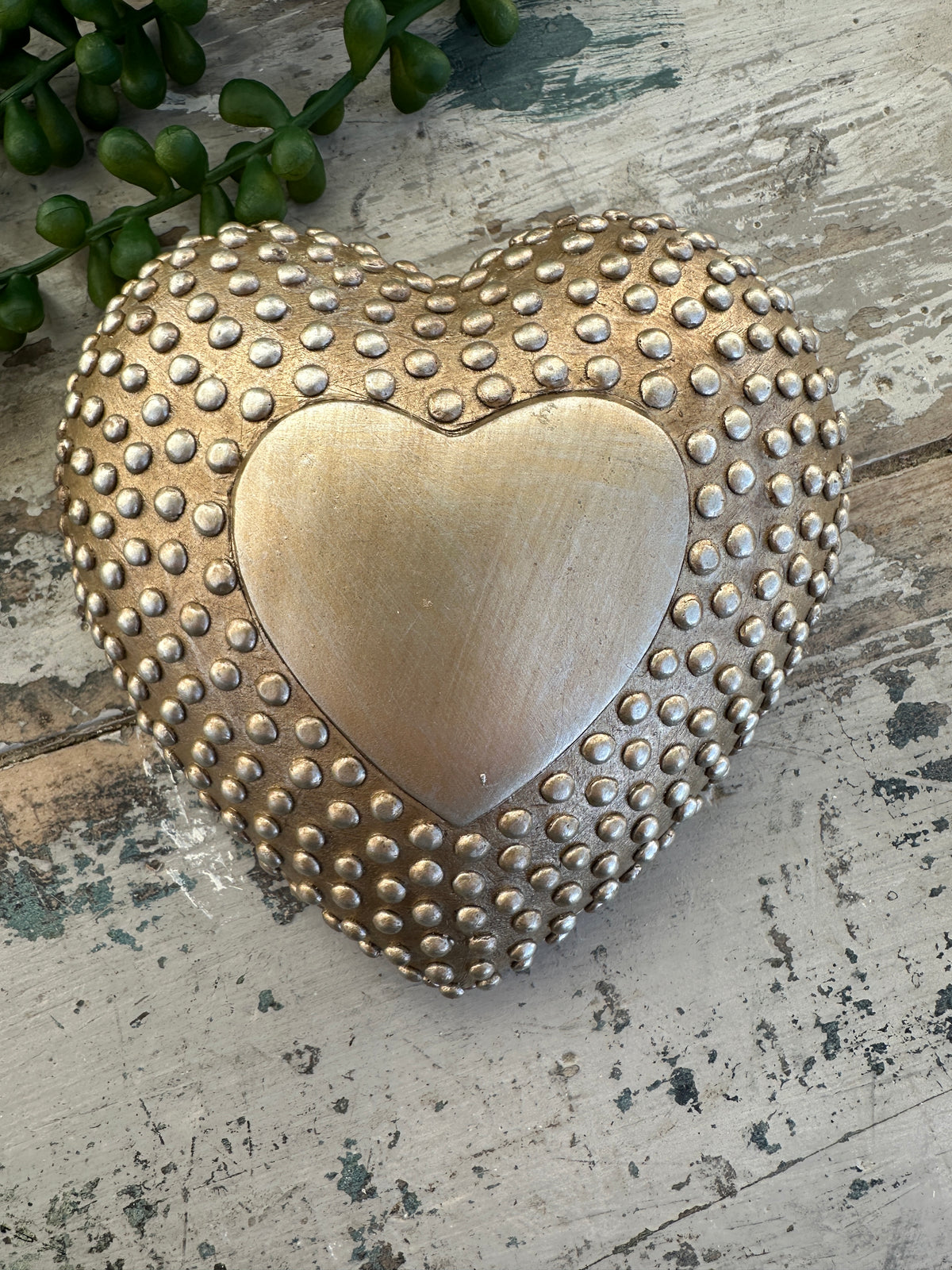 Wall heart Gold buttons