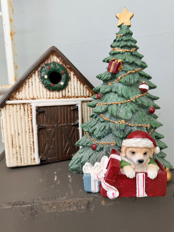 Christmas Tree Classic Green w Dog & Gifts