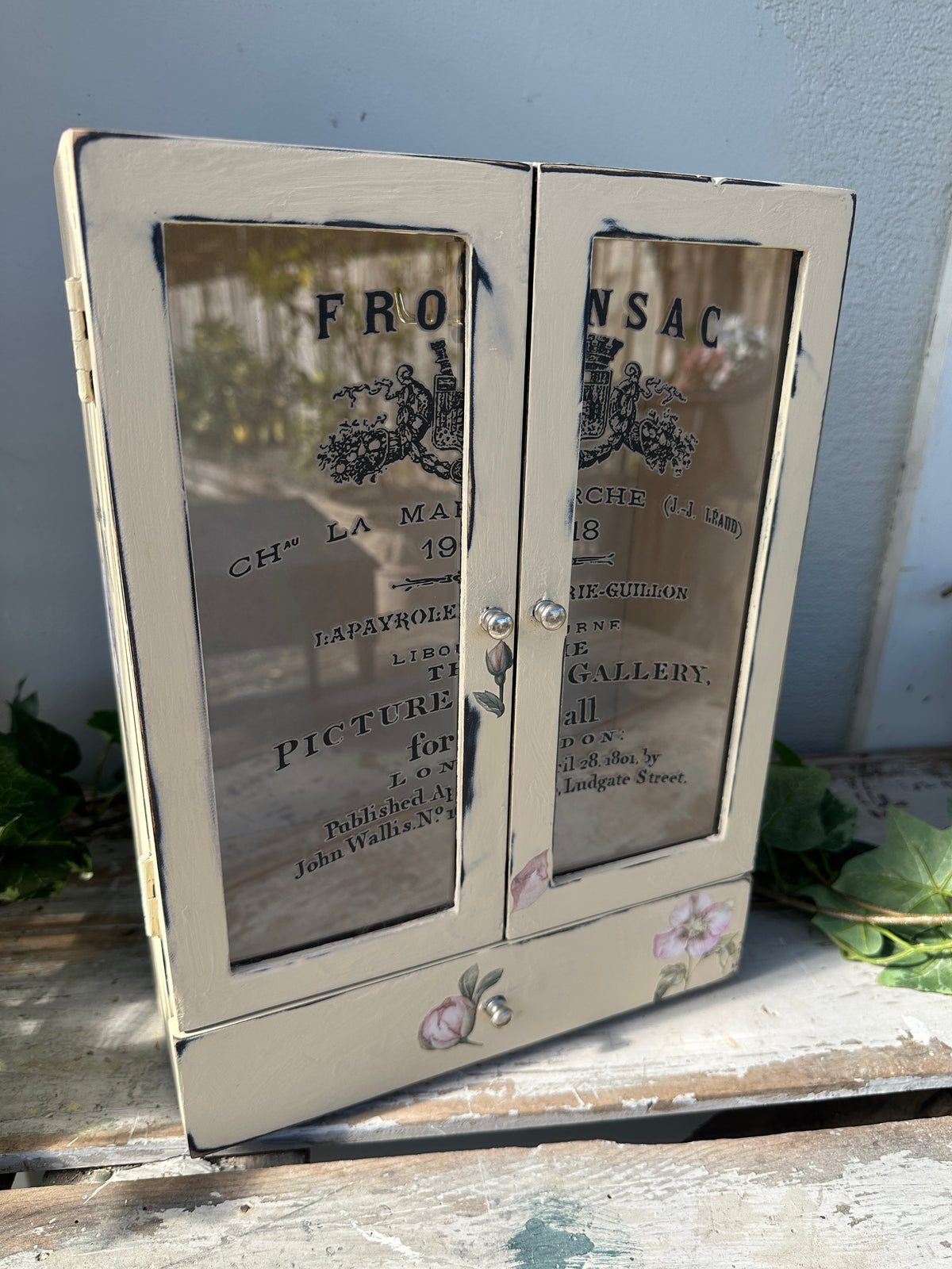 Vintage look Jewel Box with doors