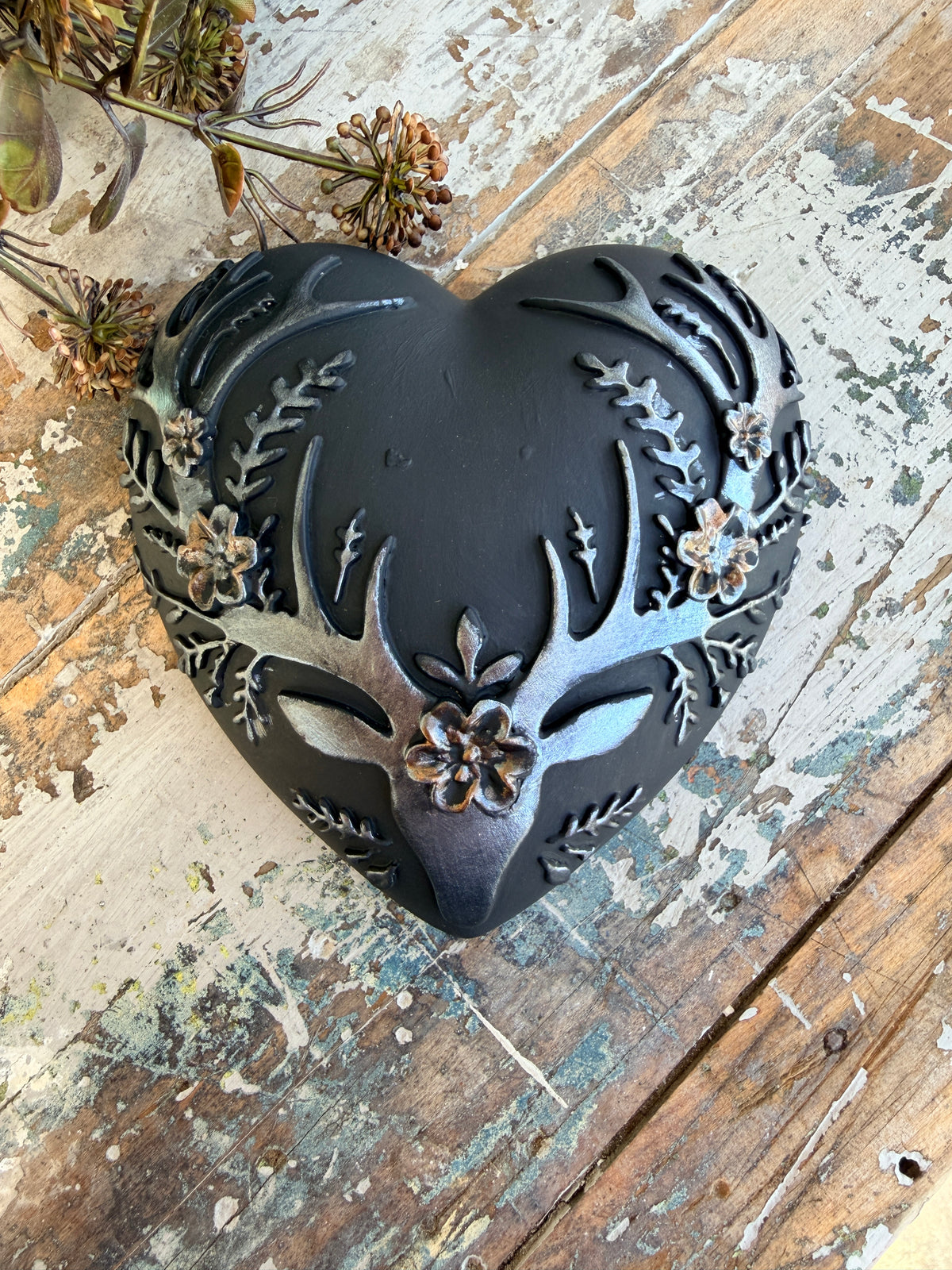 Wall heart Pewter Antlers