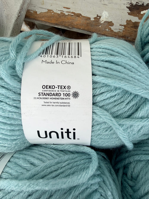 Uniti Chunky Yarn Green x 4 ball
