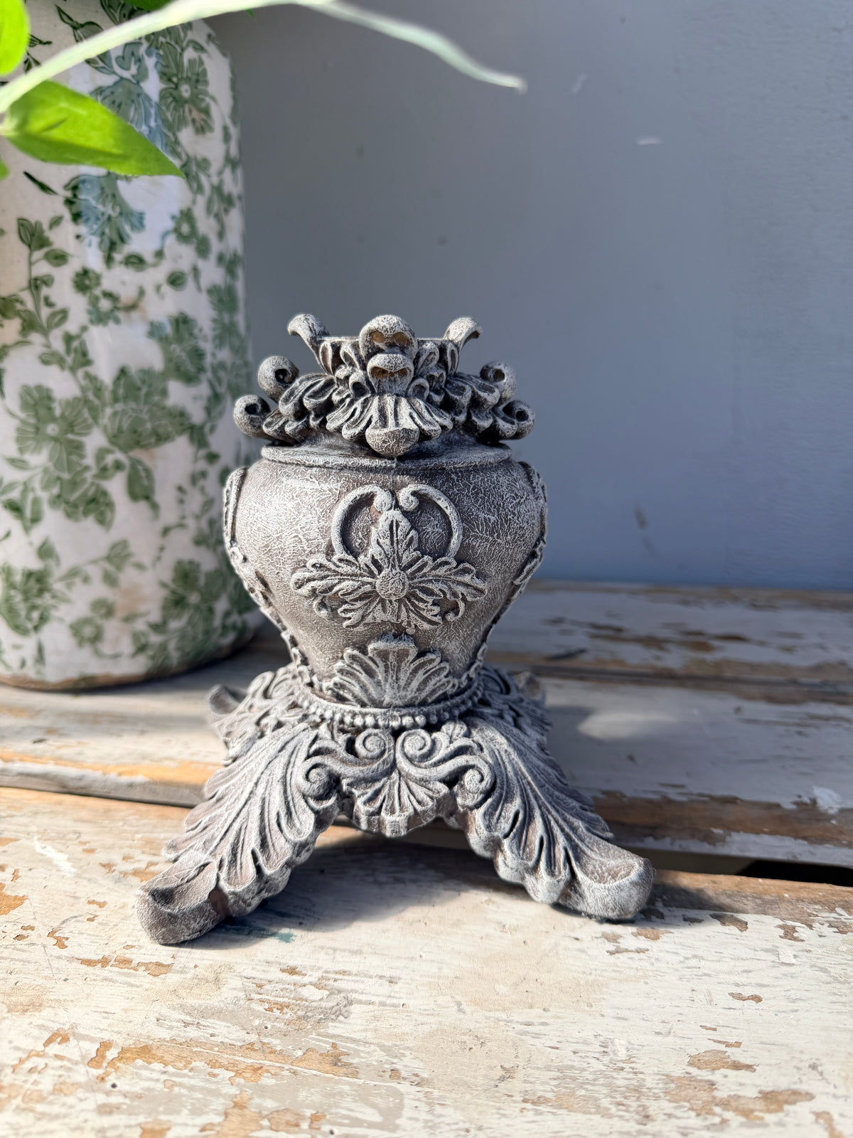 Finial hand painted heavy