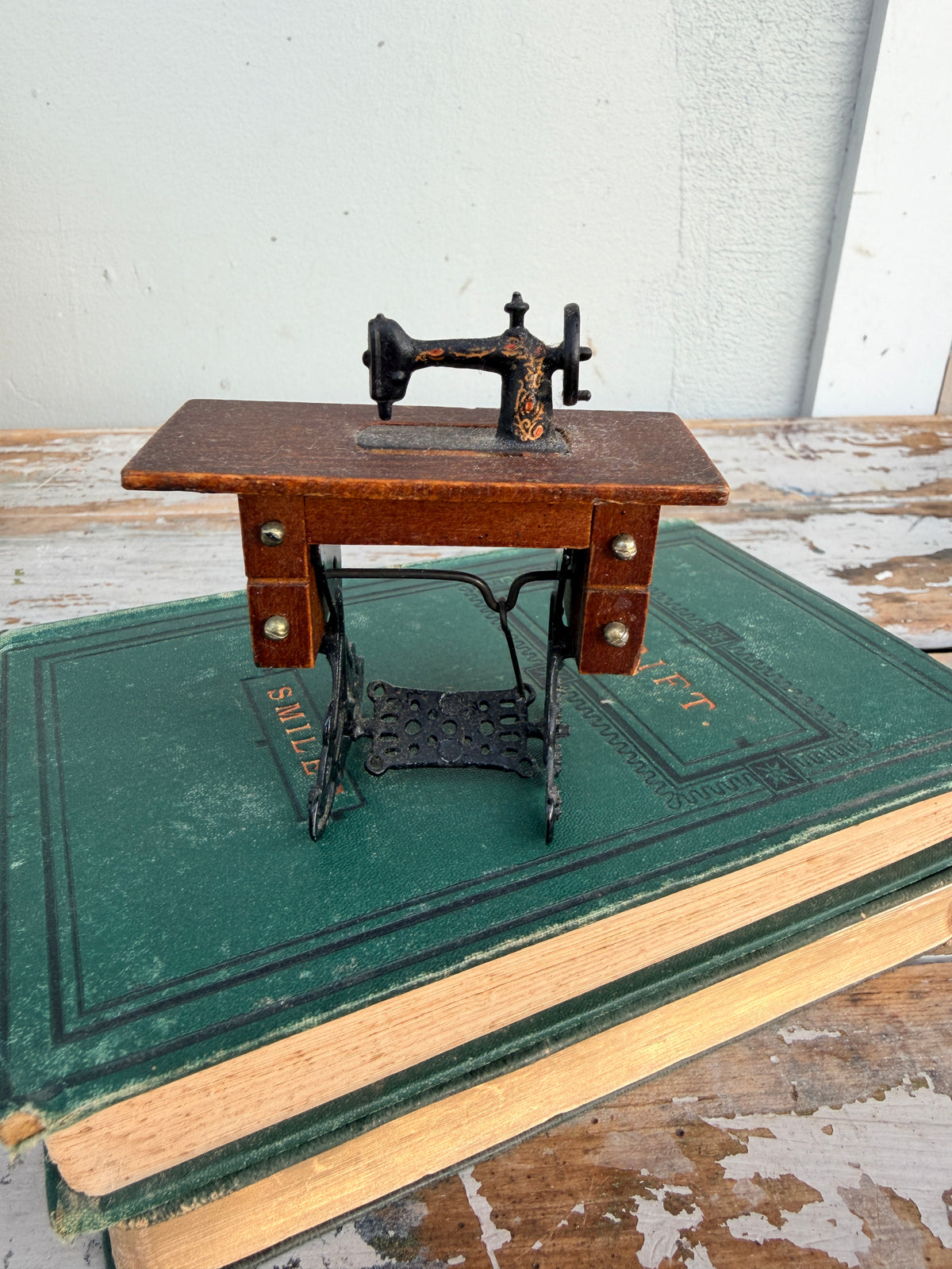 Miniature Sewing Machine