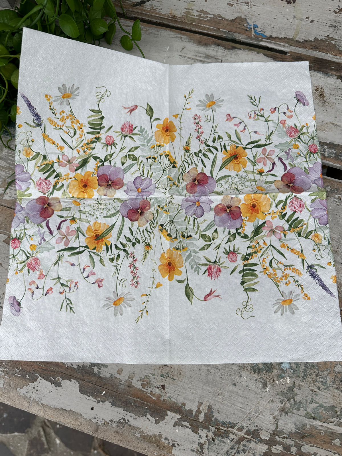 Pansy Garland Napkin for Decoupage