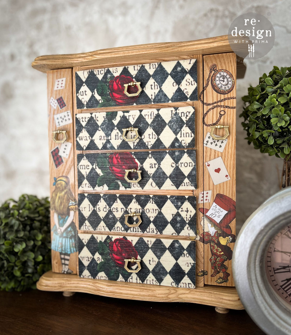 Queens Court of Roses Tissue Paper alice in wonderland