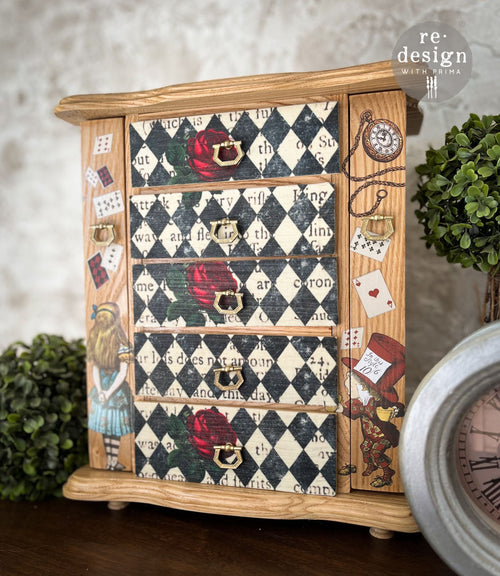 Queens Court of Roses Tissue Paper alice in wonderland
