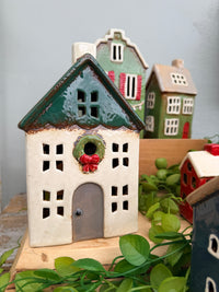 French Country Alsace TeaLight House Christmas Green with Wreath sml