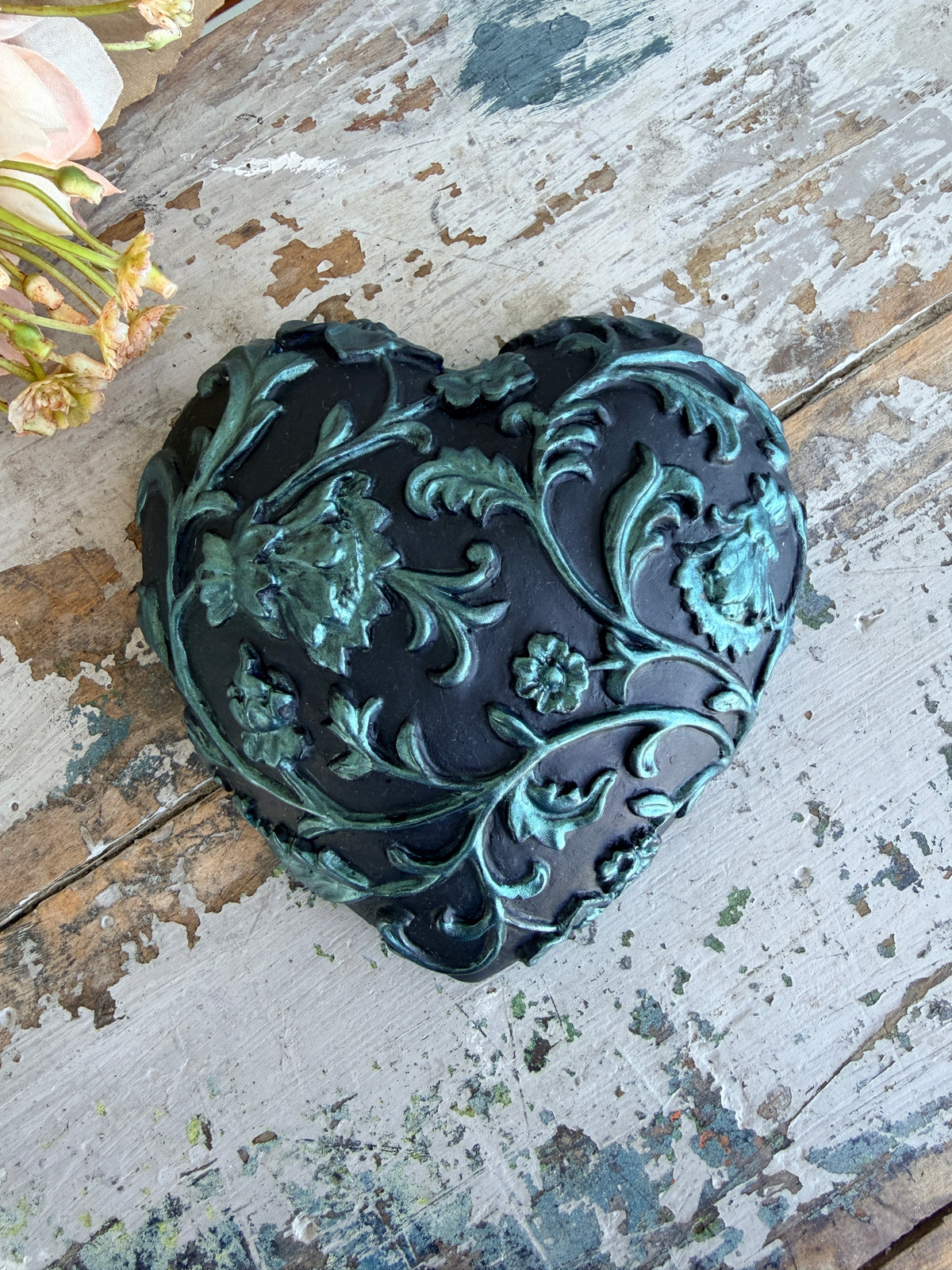 Wall heart Moonshadow Floral Filigree