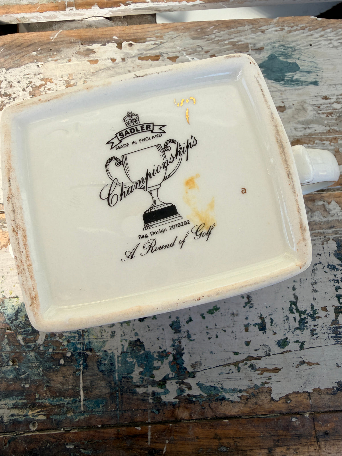 A Round of Golf ceramic tea pot & lid