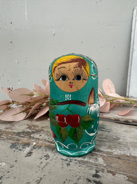 Russian nesting Doll set of 4